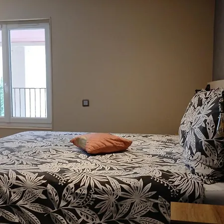 Duplex 4 Personnes 5 Minutes A Pied Du Petit Port Et 10 Minutes De La *