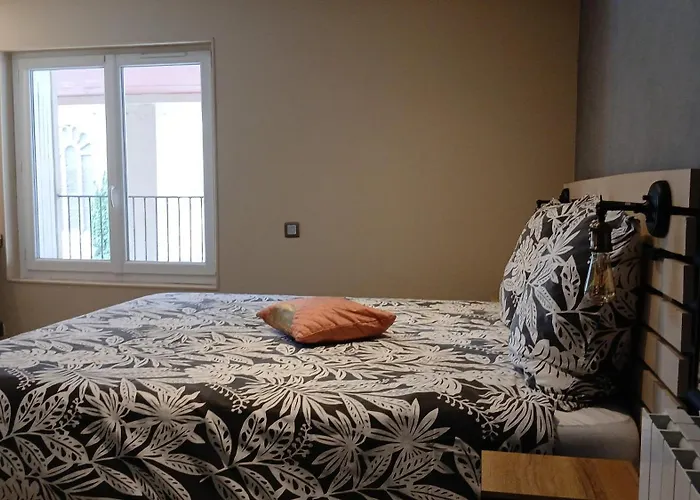 Duplex 4 Personnes 5 Minutes A Pied Du Petit Port Et 10 Minutes De La *